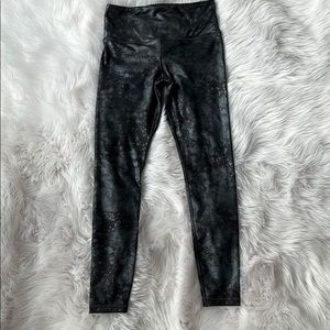 Athleta Elation 7/8 Misty Lace Tight